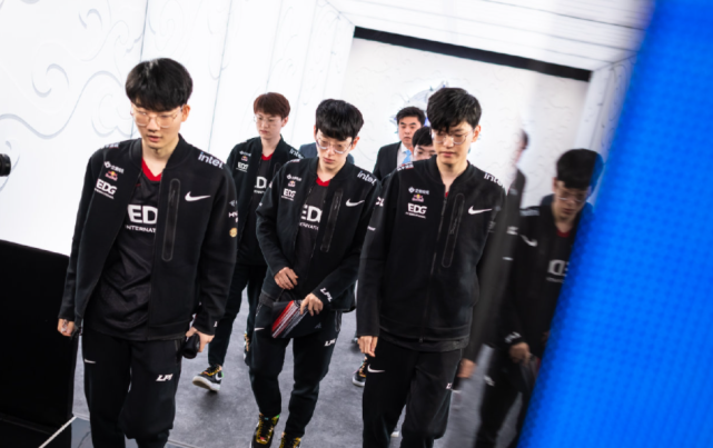 在这样的背 在这样的背