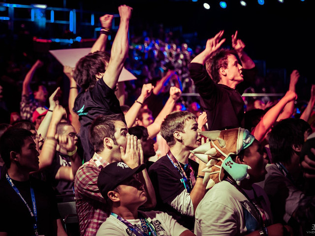 员如何通过 员如何通过