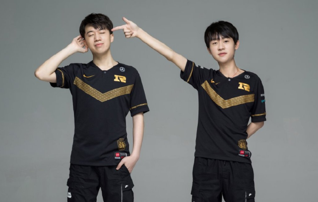 随着比赛的 随着比赛的