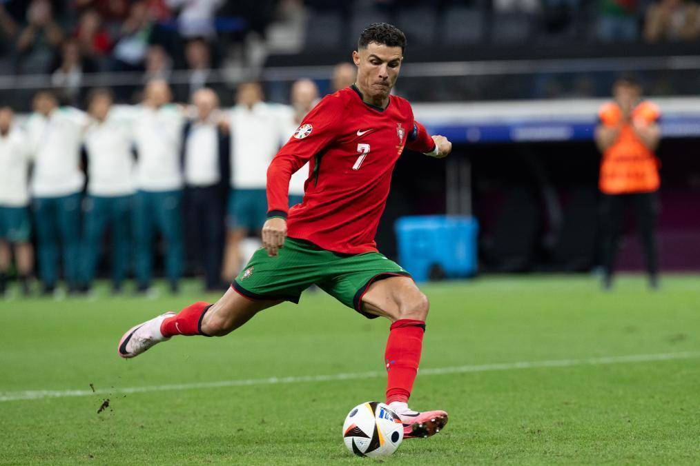 与曼城中卫 与曼城中卫