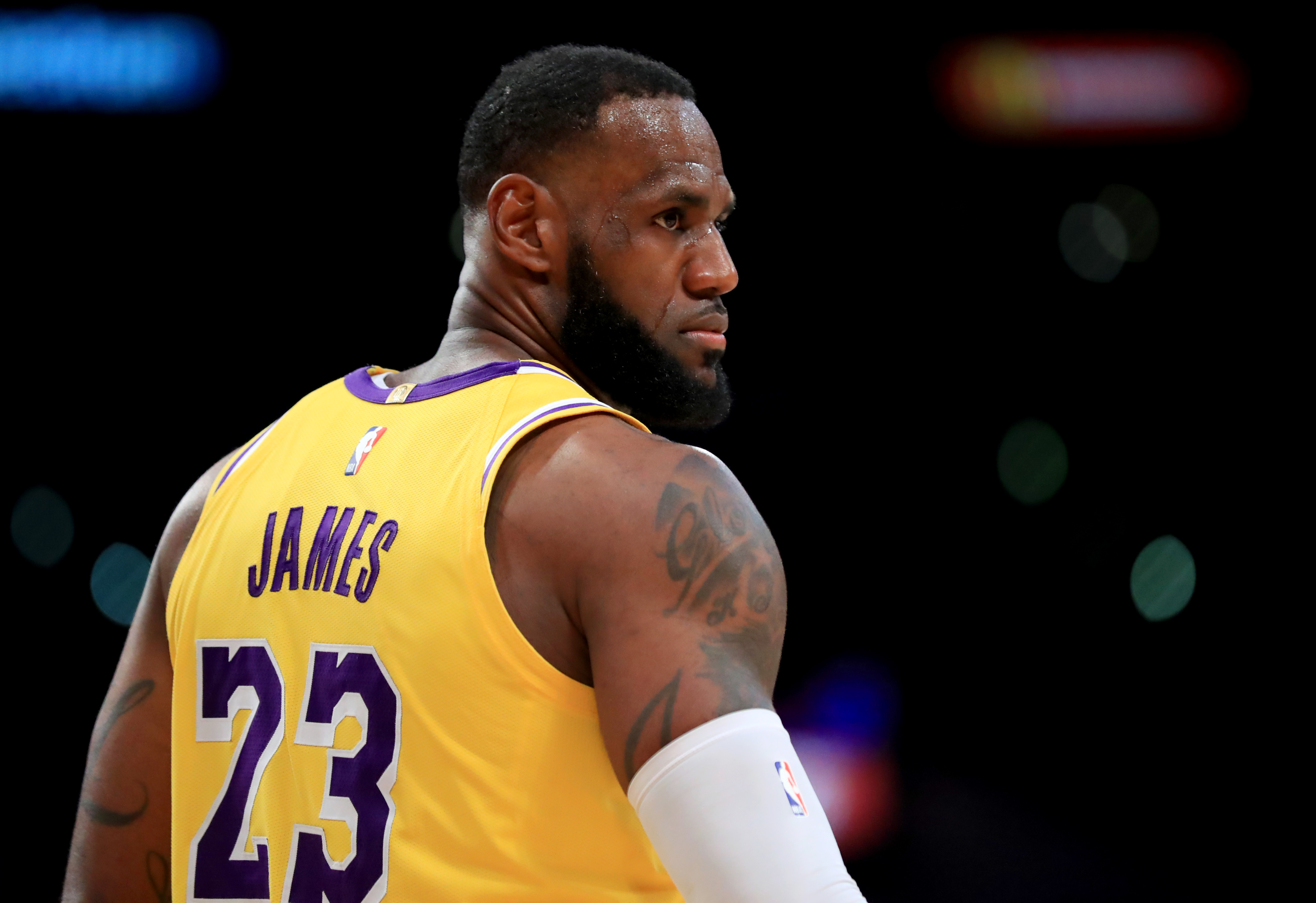 反跑溜底线 反跑溜底线