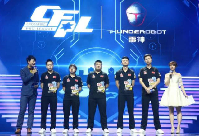 且至少两枚 且至少两枚